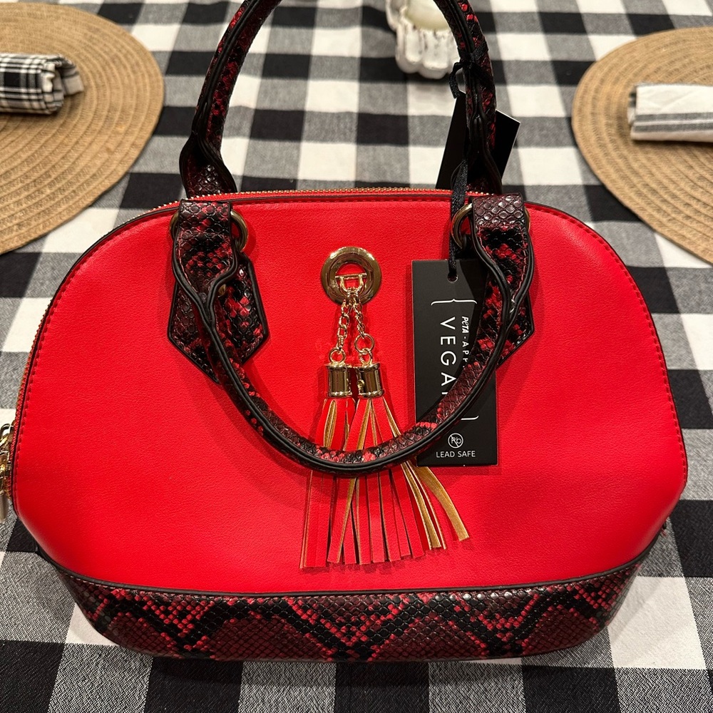 LA Terre Red Handbag